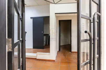 Loja para Venda em Oeiras e São Julião da Barra, Paço de Arcos e Caxias