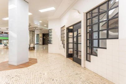 Loja para Venda em Oeiras e São Julião da Barra, Paço de Arcos e Caxias