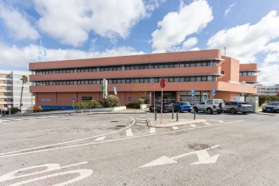 Loja para Venda em Oeiras e São Julião da Barra, Paço de Arcos e Caxias