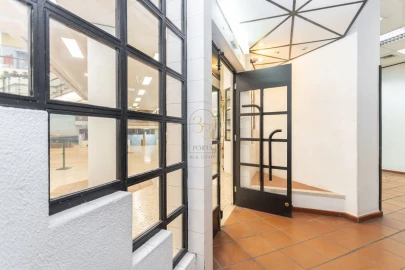 Loja para Venda em Oeiras e São Julião da Barra, Paço de Arcos e Caxias