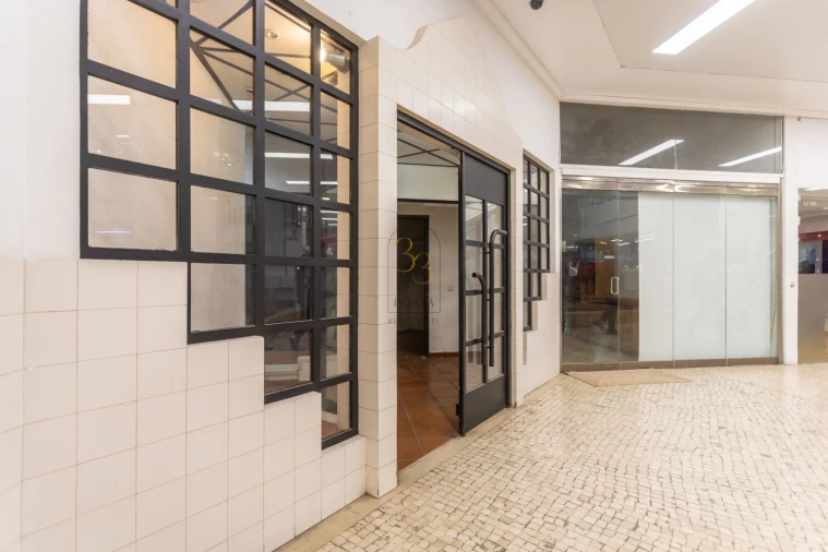 Loja para Venda em Oeiras e São Julião da Barra, Paço de Arcos e Caxias Foto 4