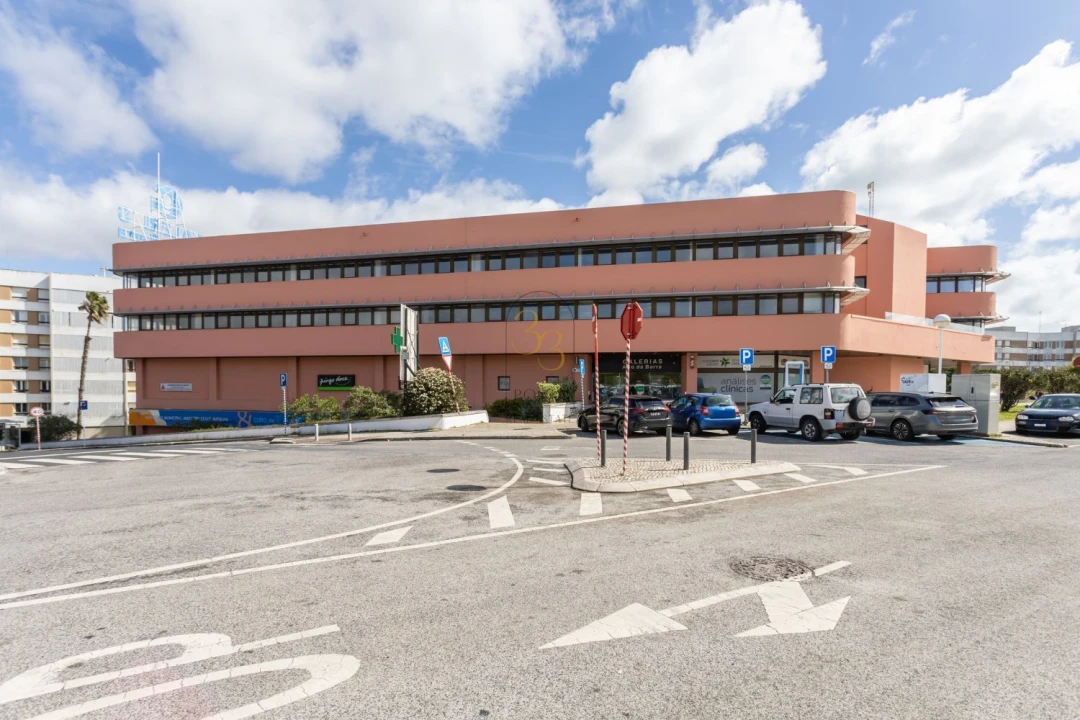 Loja para Venda em Oeiras e São Julião da Barra, Paço de Arcos e Caxias Foto 14