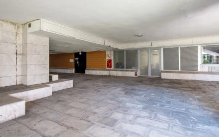 Loja para Venda em Algés, Linda-A-Velha e Cruz Quebrada-Dafundo