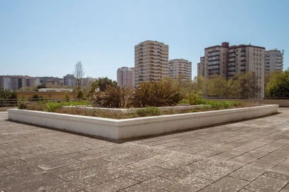 Loja para Venda em Algés, Linda-A-Velha e Cruz Quebrada-Dafundo