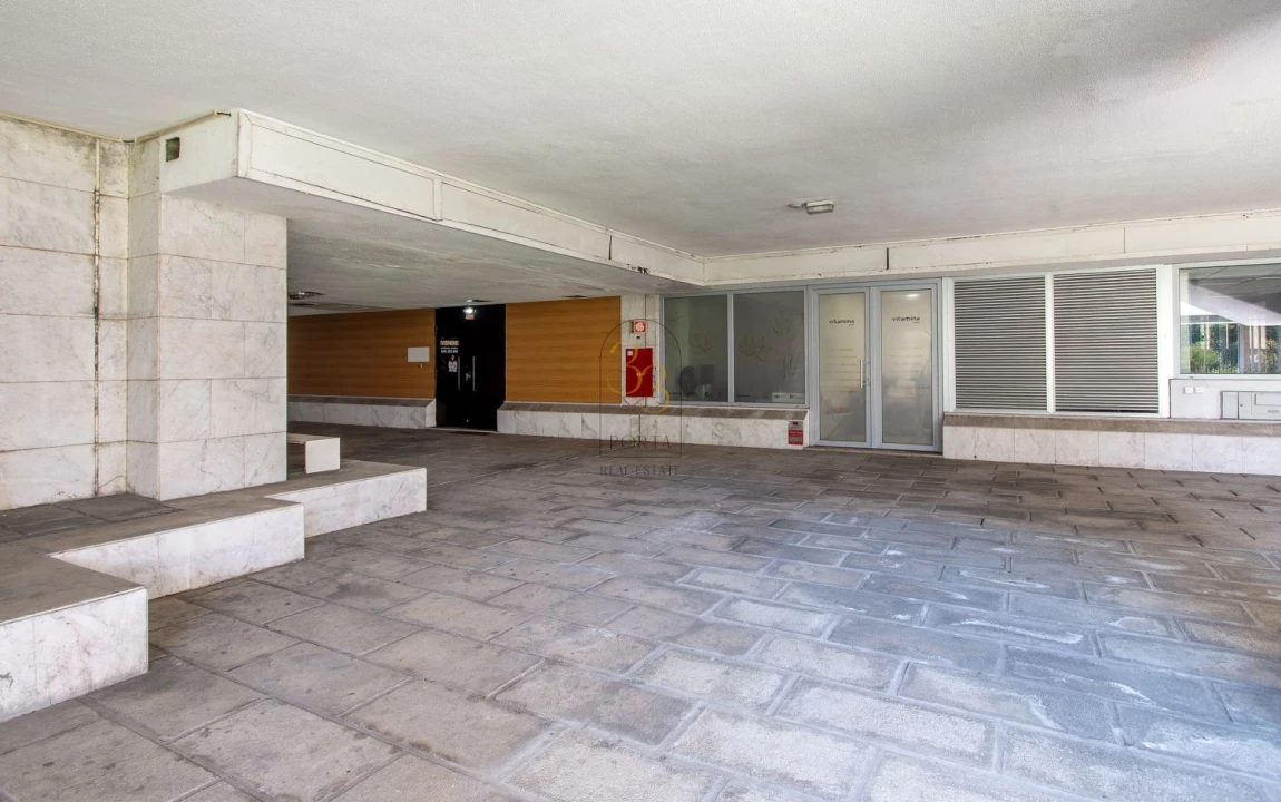 Loja para Venda em Algés, Linda-A-Velha e Cruz Quebrada-Dafundo Foto 5