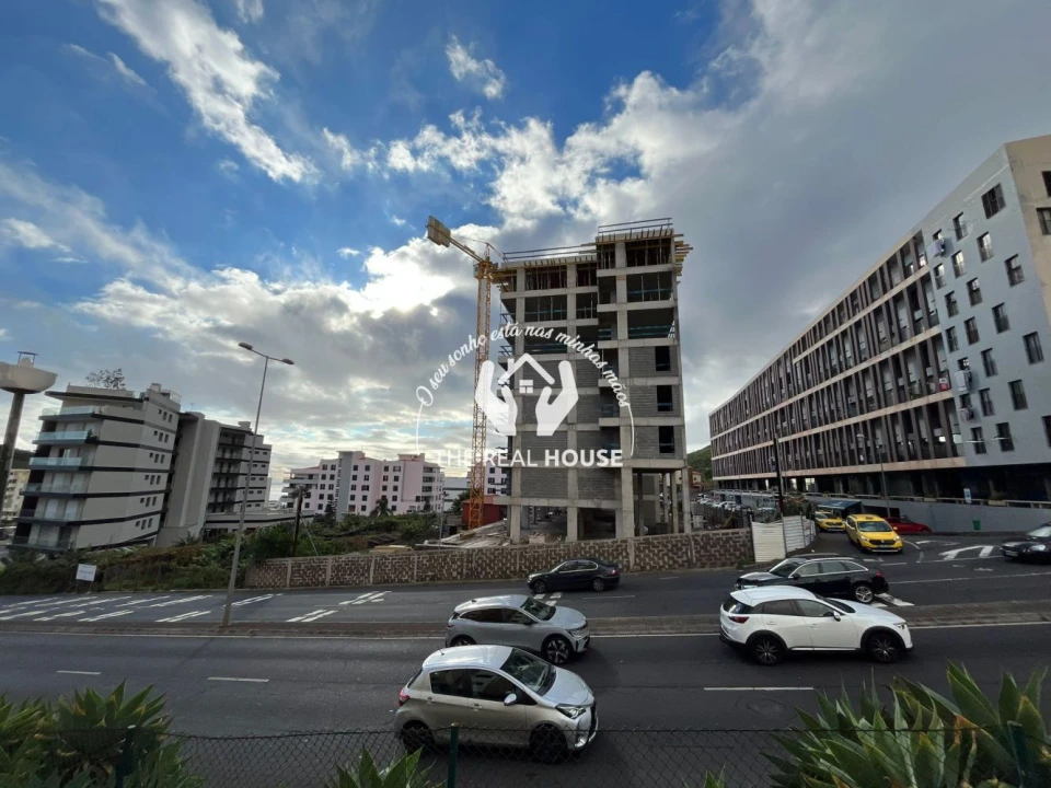 Apartamento T1 para Venda em São Martinho Foto 2