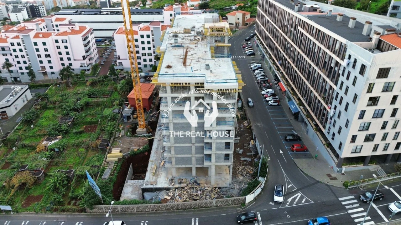 Apartamento T1 para Venda em São Martinho Foto 3