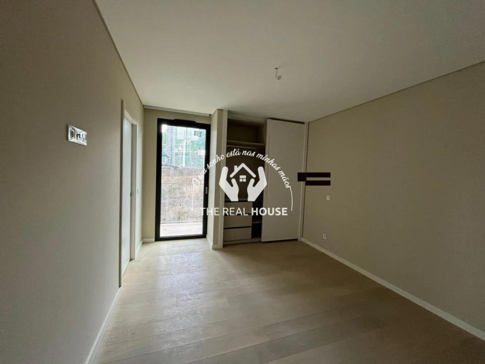 Apartamento T2 para Venda em São Martinho Foto 7