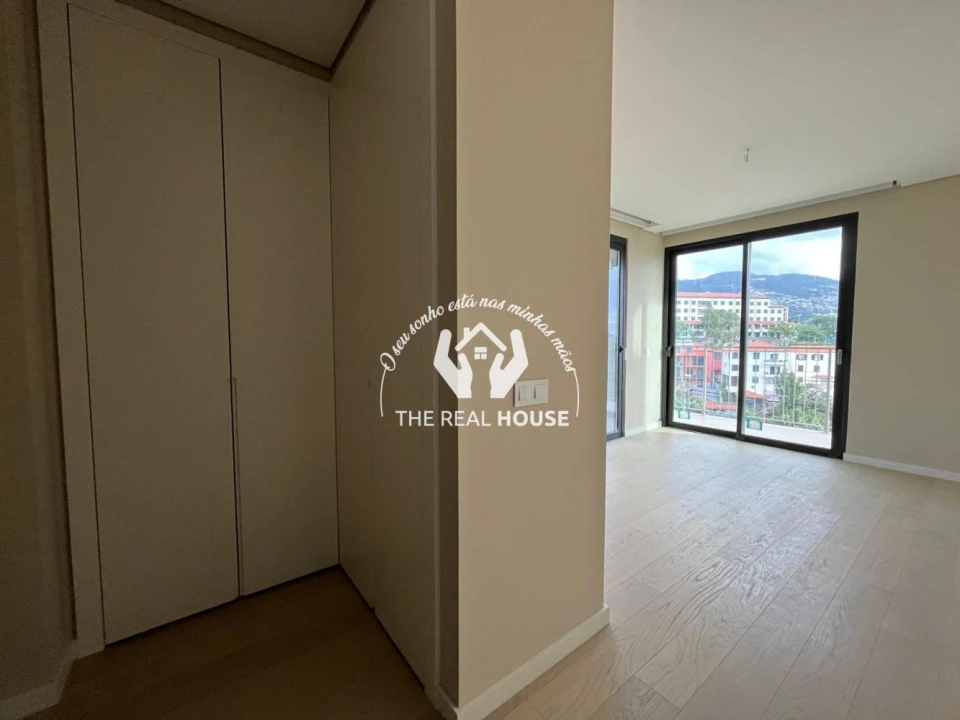 Apartamento T3 para Venda em São Martinho Foto 8