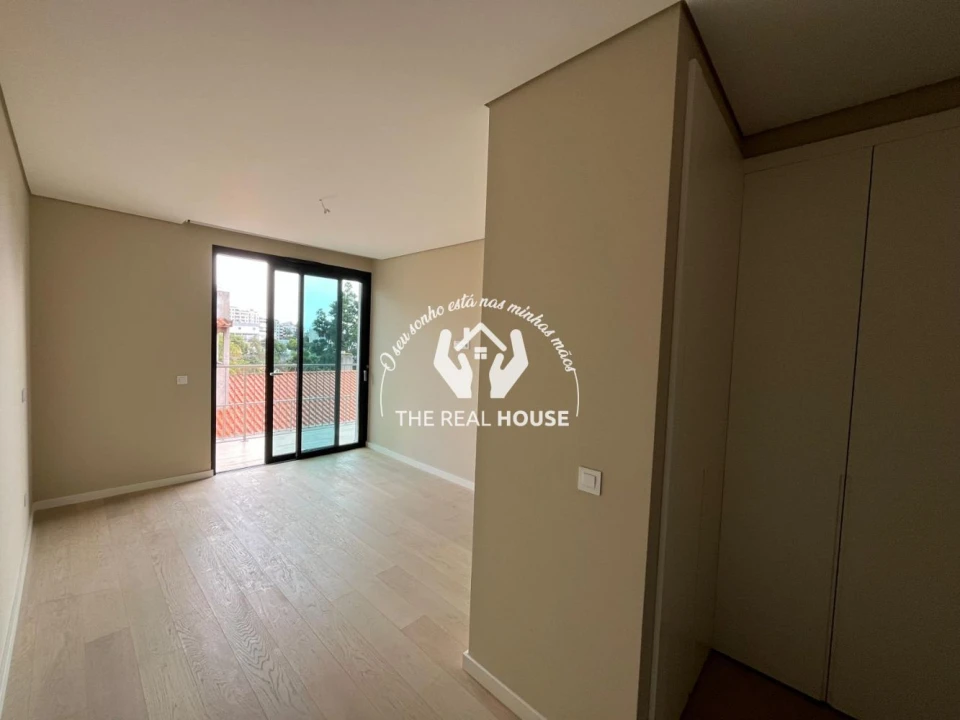 Apartamento T2 para Venda em São Martinho Foto 10