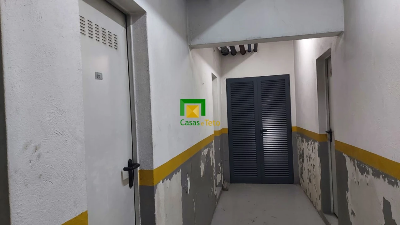 Apartamento T0 para Venda em Caniço Foto 2