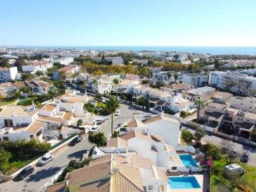 Moradia T4 para Venda em Albufeira e Olhos de Água