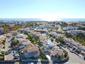 Moradia T4 para Venda em Albufeira e Olhos de Água