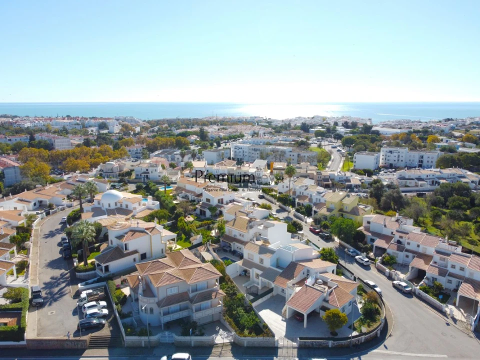 Moradia T4 para Venda em Albufeira e Olhos de Água Foto 48