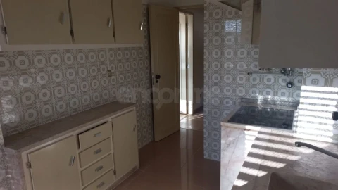 Apartamento T2 para Arrendamento em Odivelas
