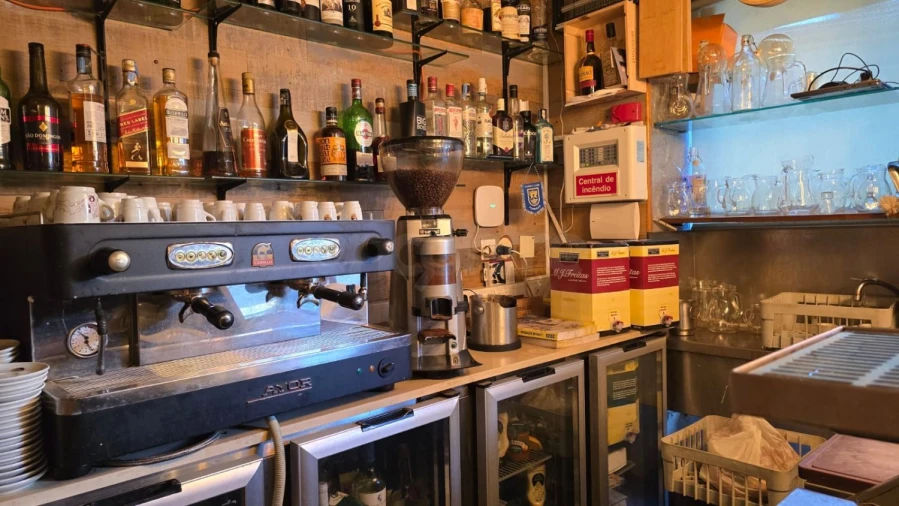 Loja para Trespasse em Ajuda Foto 7