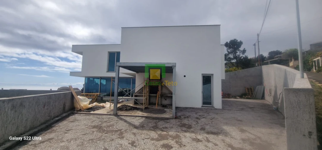 Moradia T3 para Venda em Prazeres Foto 6