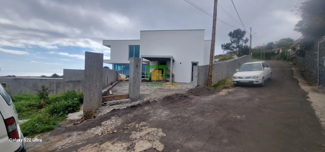 Moradia T3 para Venda em Prazeres Foto 5