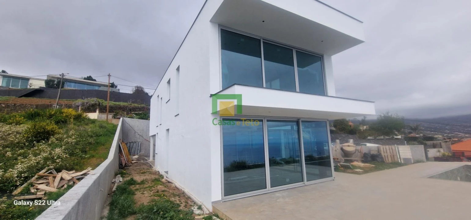 Moradia T3 para Venda em Prazeres Foto 2