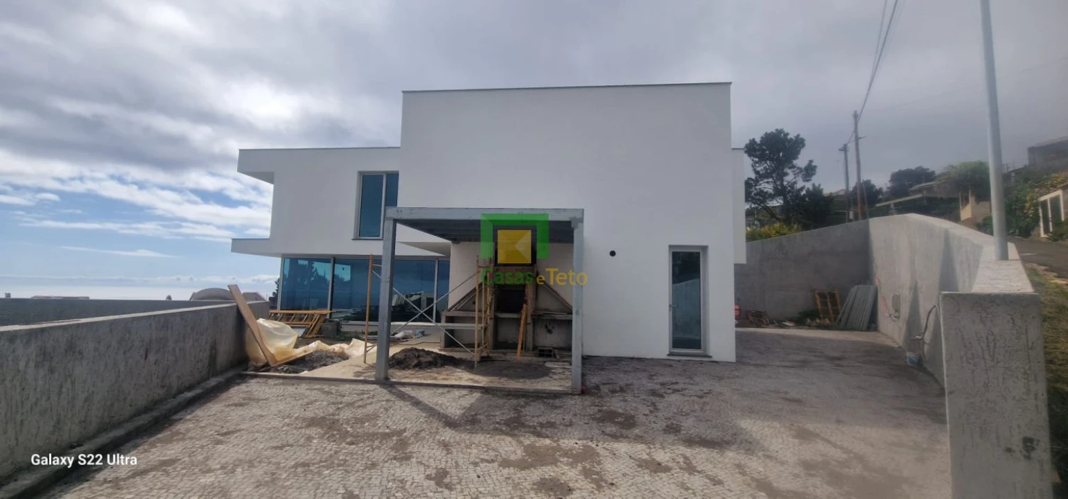 Moradia T3 para Venda em Prazeres Foto 6
