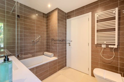 Moradia T3 para Venda em Albufeira e Olhos de Água