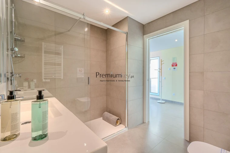 Moradia T3 para Venda em Albufeira e Olhos de Água Foto 21