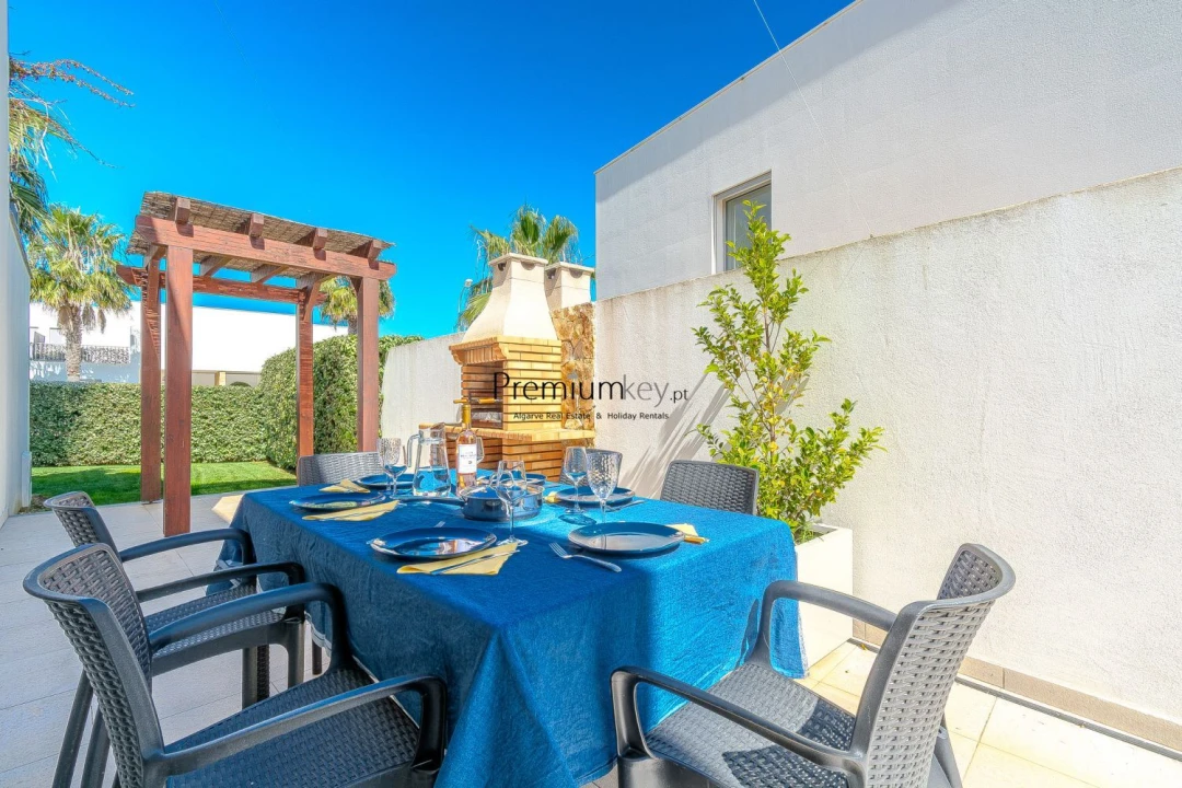 Moradia T3 para Venda em Albufeira e Olhos de Água Foto 8