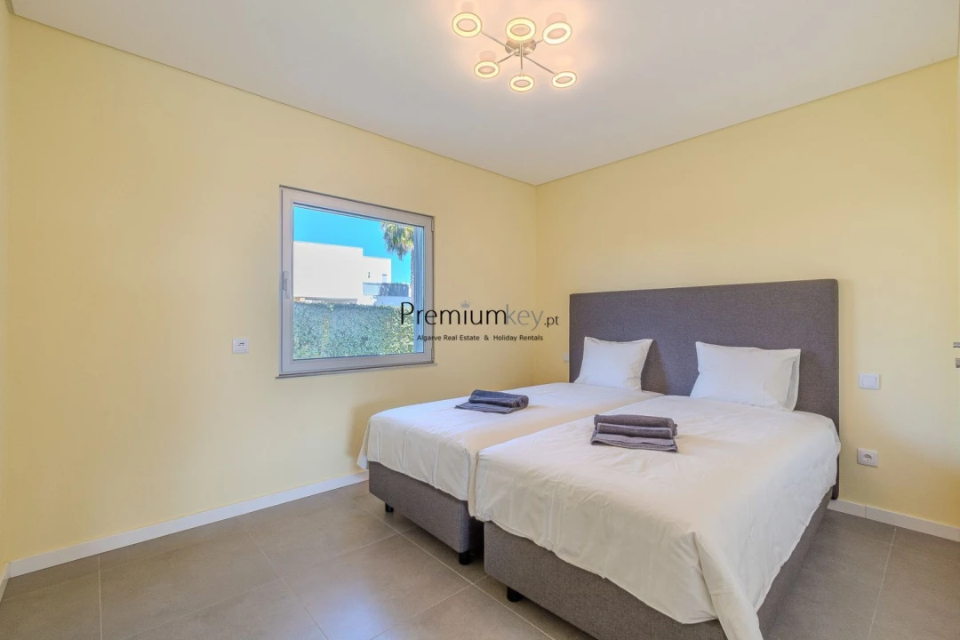 Moradia T3 para Venda em Albufeira e Olhos de Água Foto 17