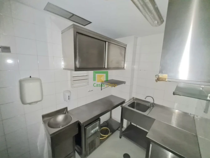 Loja para Venda em Estreito de Camara de Lobos Foto 5