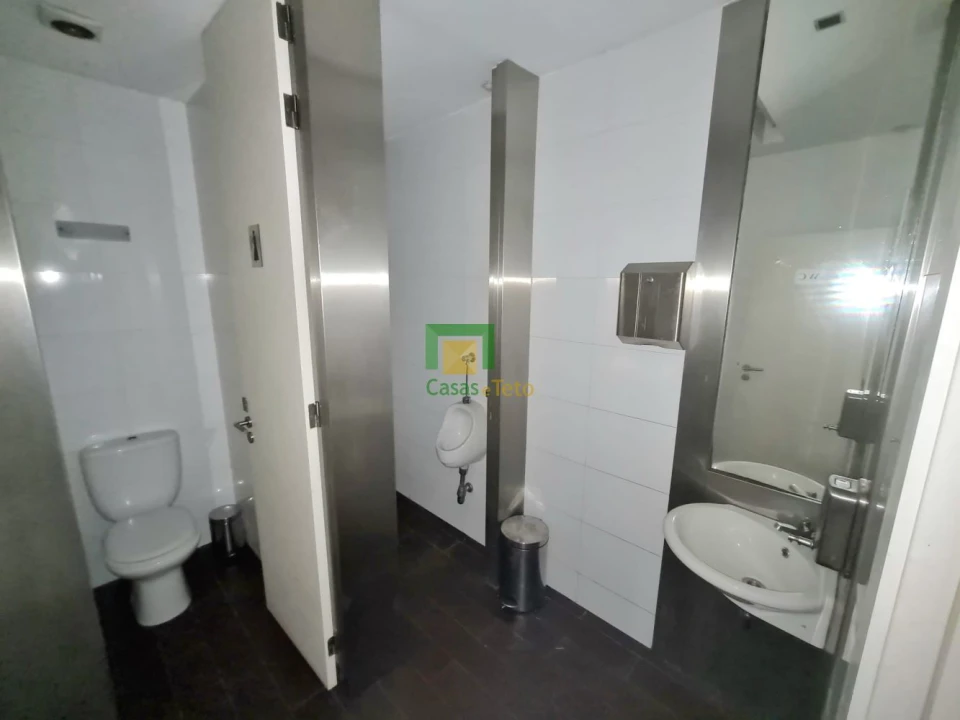 Loja para Venda em Estreito de Camara de Lobos Foto 8