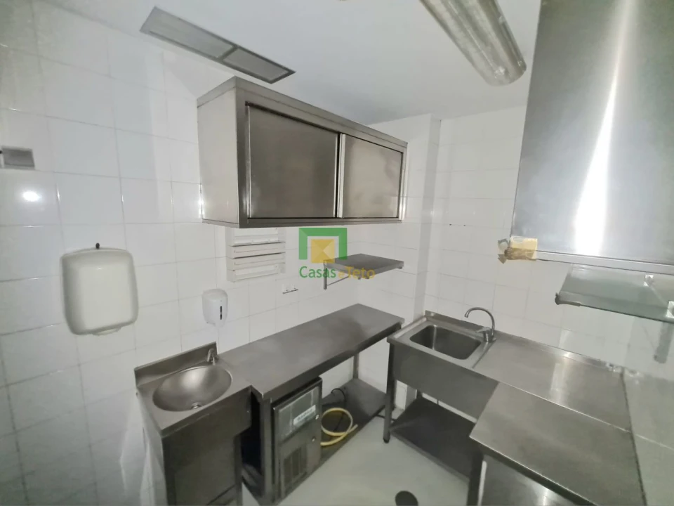 Loja para Venda em Estreito de Camara de Lobos Foto 5