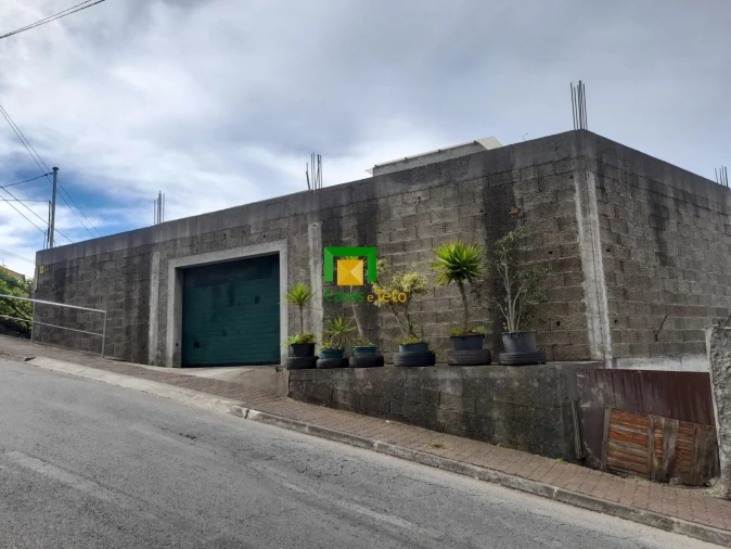 Terreno para Venda em Camara de Lobos Foto 2