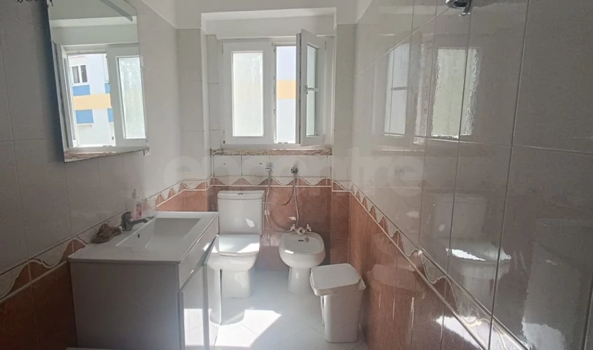 Apartamento T2 para Venda em Odivelas Foto 4