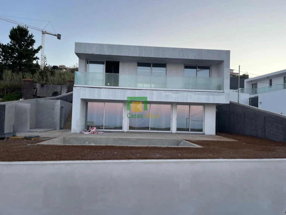 Moradia T3 para Venda em Prazeres Foto 5