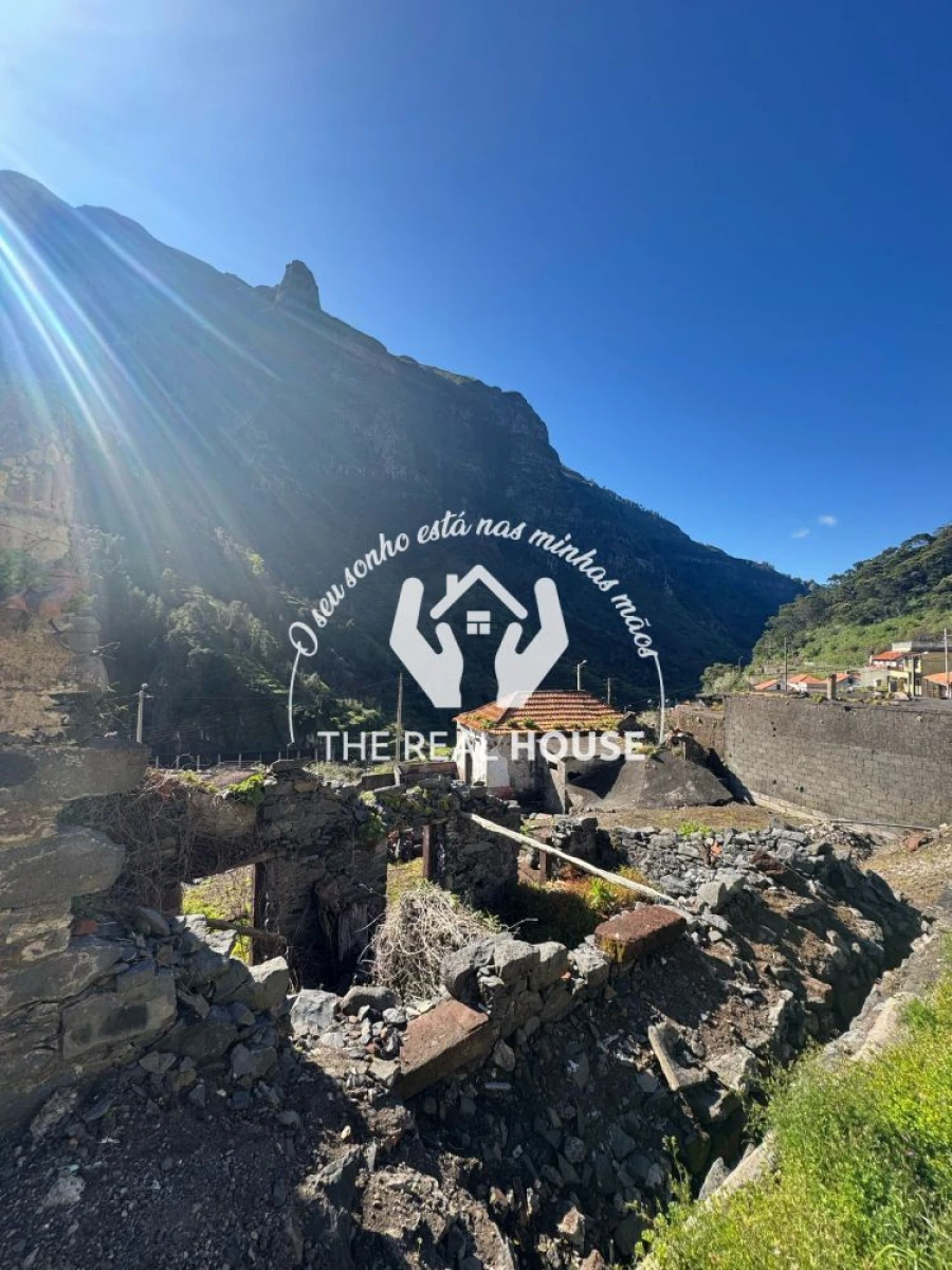 Moradia T5 para Venda em Serra de Agua Foto 3