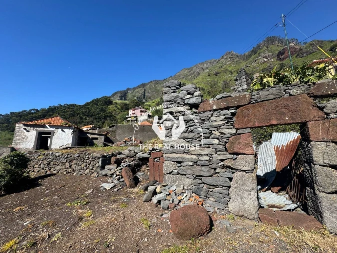 Moradia T5 para Venda em Serra de Agua Foto 6