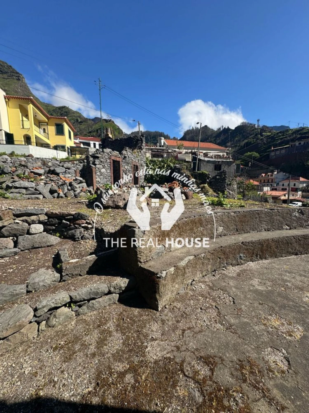 Moradia T5 para Venda em Serra de Agua Foto 10