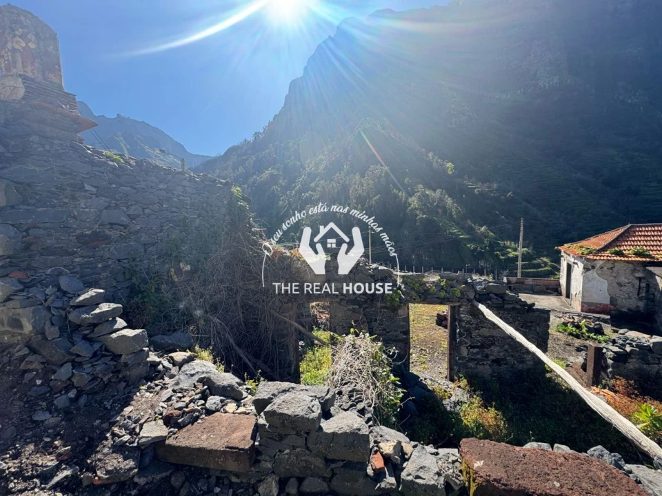 Moradia T5 para Venda em Serra de Agua Foto 4