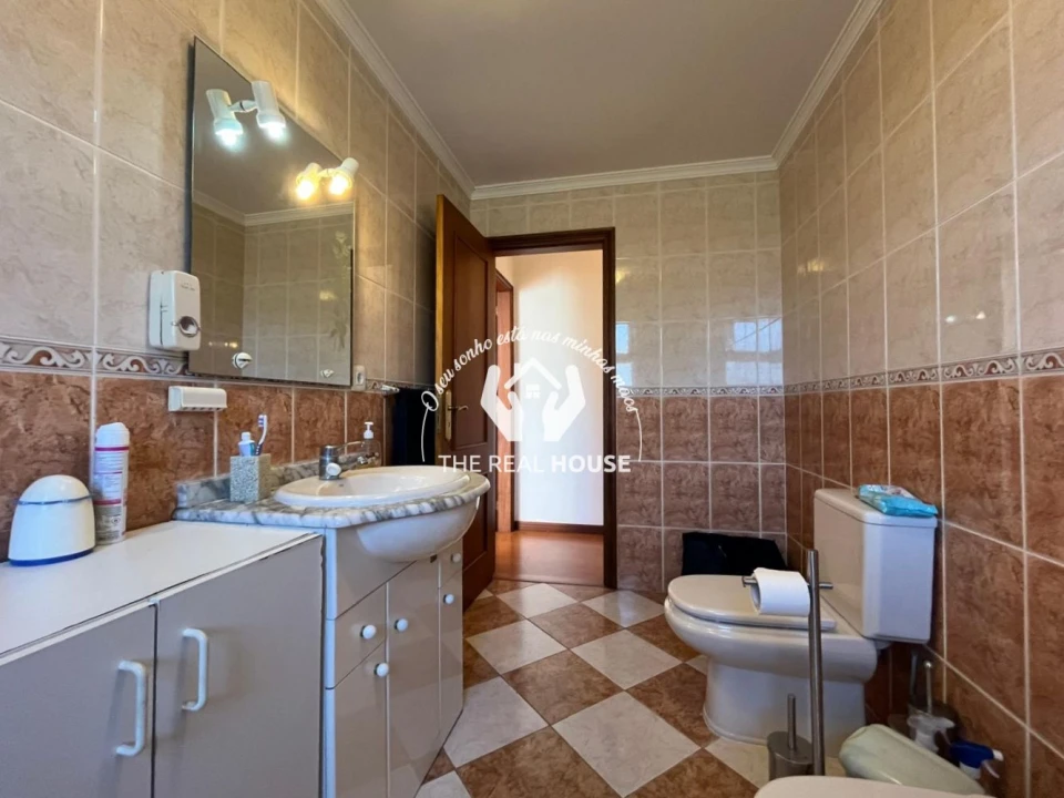 Moradia T3 para Venda em Caniço Foto 23