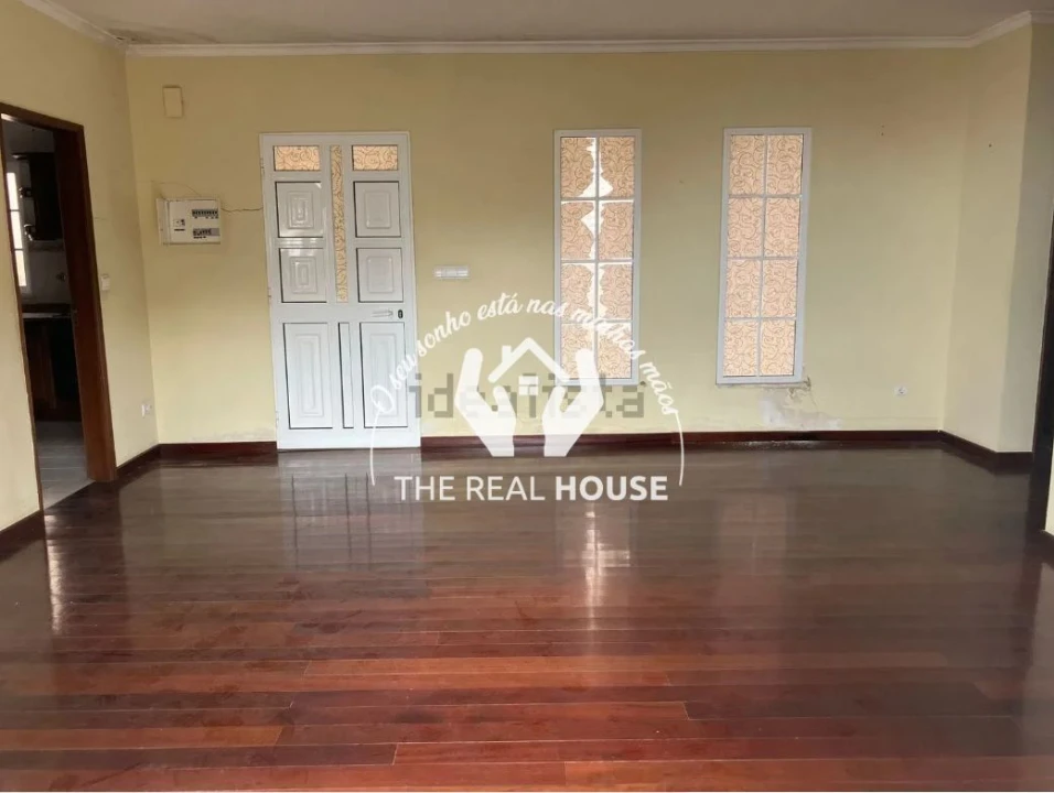 Moradia T3 para Venda em Canhas Foto 3