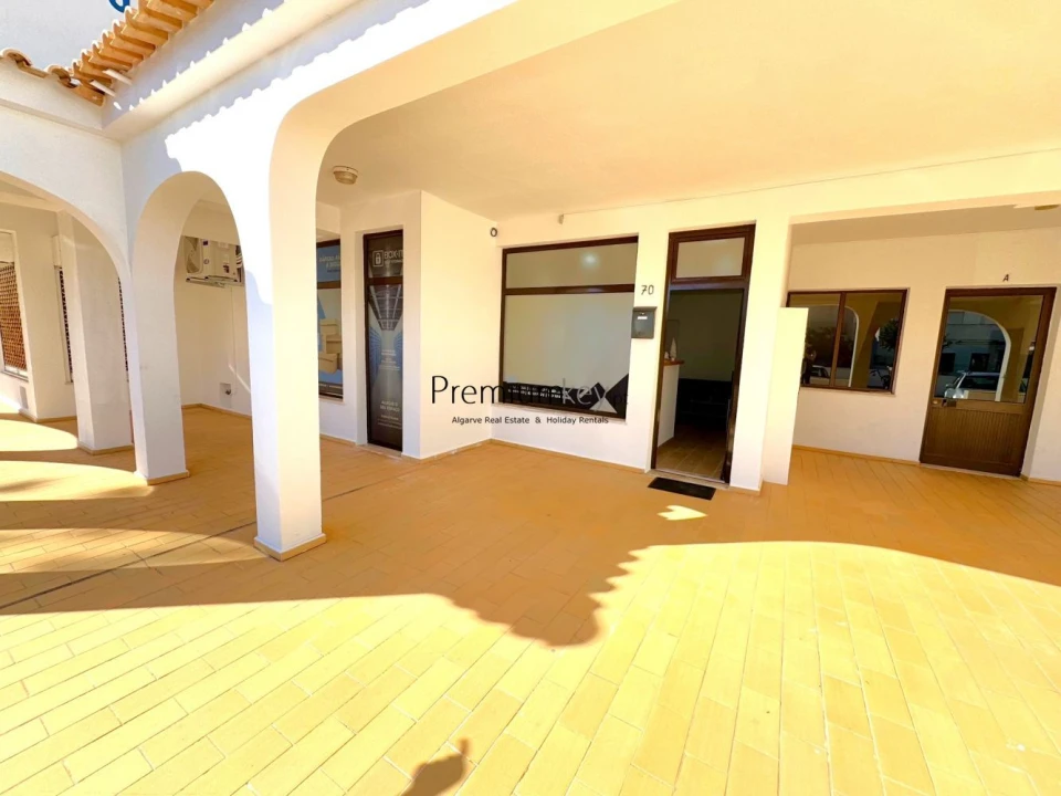 Loja para Venda em Albufeira e Olhos de Água Foto 1