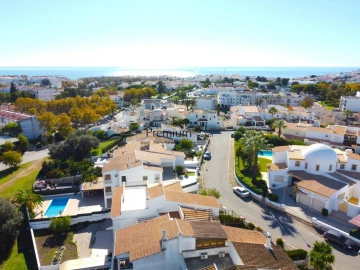 Moradia T5 para Venda em Albufeira e Olhos de Água