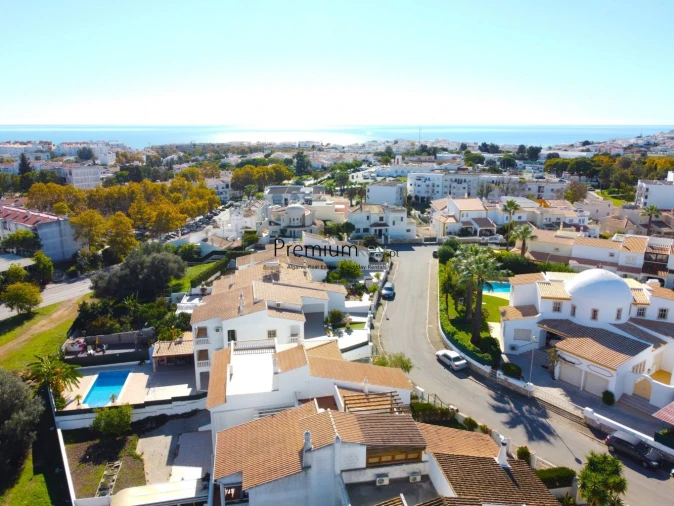 Moradia T5 para Venda em Albufeira e Olhos de Água Foto 5