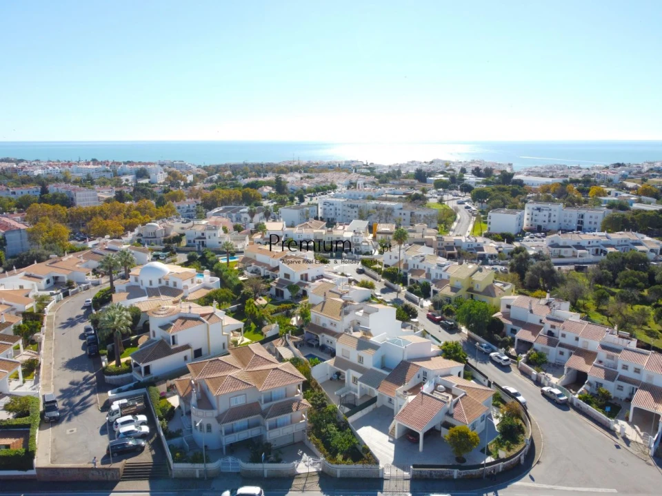 Moradia T5 para Venda em Albufeira e Olhos de Água Foto 6