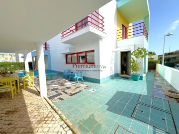 Moradia T3 para Venda em Albufeira e Olhos de Água