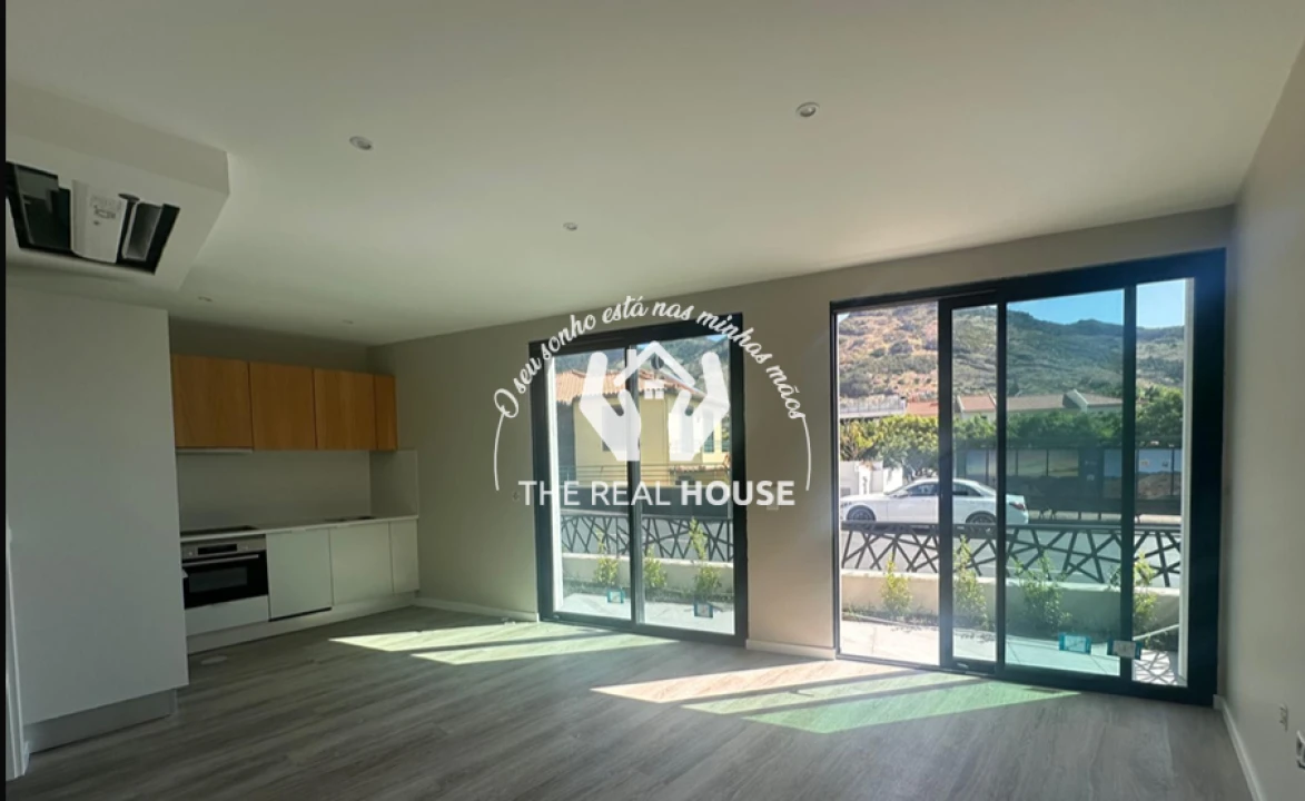 Apartamento T0 para Venda em Machico Foto 5