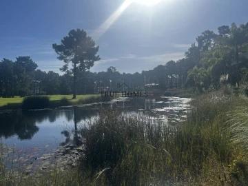 Terreno para Venda em Charneca de Caparica e Sobreda