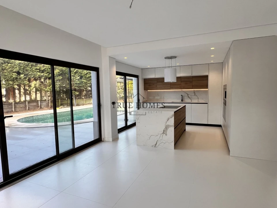 Moradia T4 para Venda em Charneca de Caparica e Sobreda Foto 2