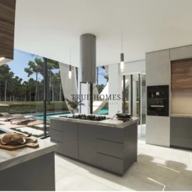 Moradia T6 para Venda em Charneca de Caparica e Sobreda