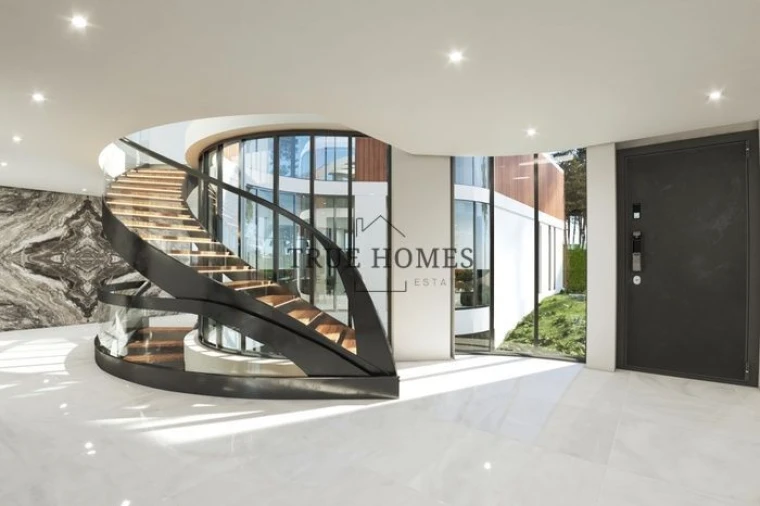 Moradia T6 para Venda em Charneca de Caparica e Sobreda Foto 12